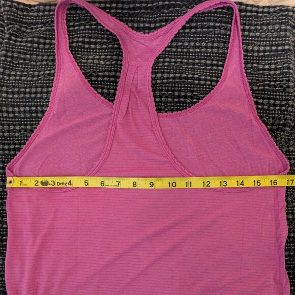 Lululemon 105F seriously light purple singlet size 10 guc - Picture 5 of 8